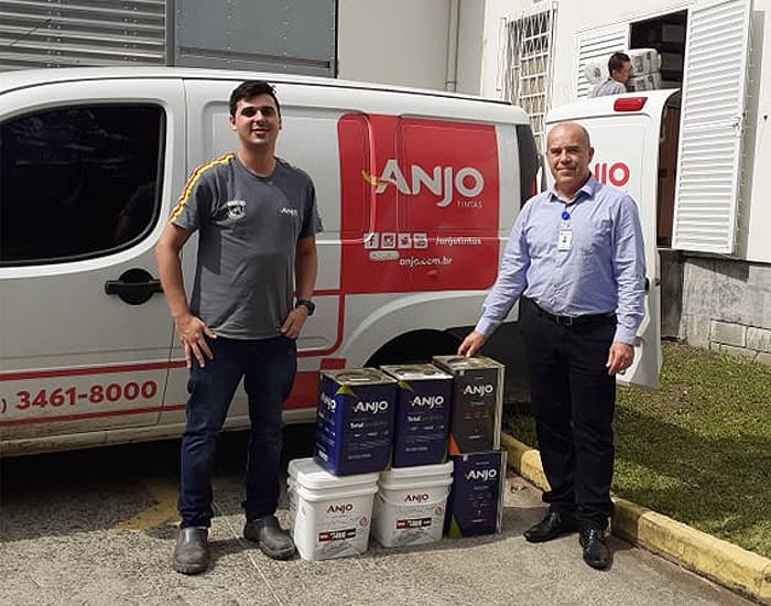 Anjo doa tintas para ampliação de UTI de hospital em Santa Catarina