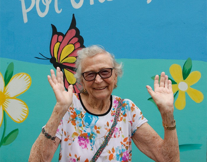 AkzoNobel convida para um bate-papo on-line com idosas do Lar das Vovozinhas