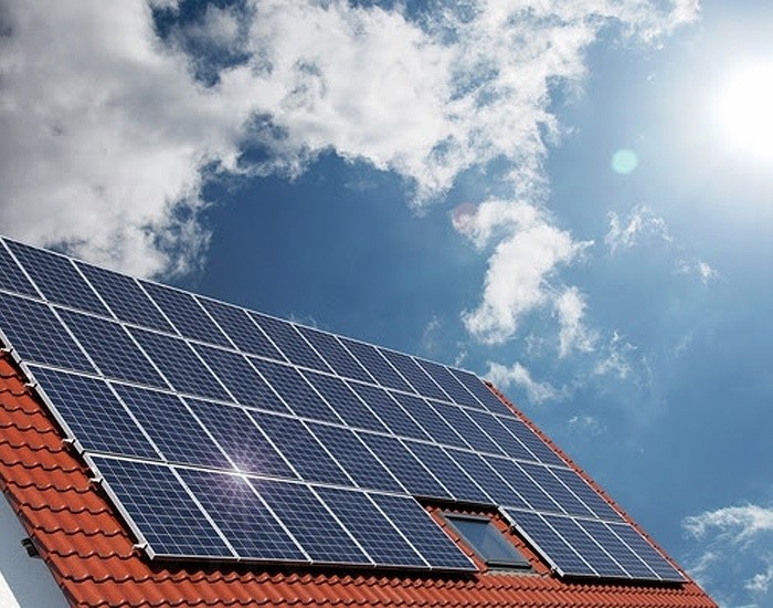Brasil atinge cinco mil cidades com energia solar em telhados e pequenos terrenos