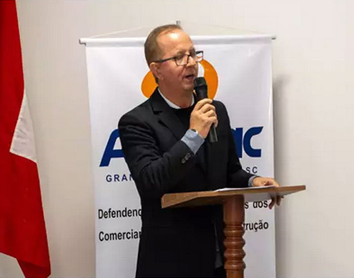 Julio João Pereira assume o cargo de diretor-geral da Anamaco