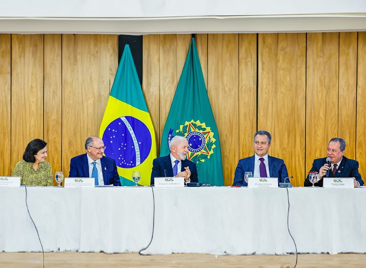 Governo anuncia R$ 42,7 bilhões em recursos 