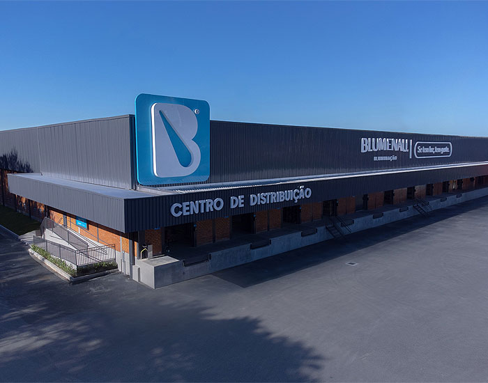 Blumenau Iluminação inaugura Centro de Distribuição e mira a liderança