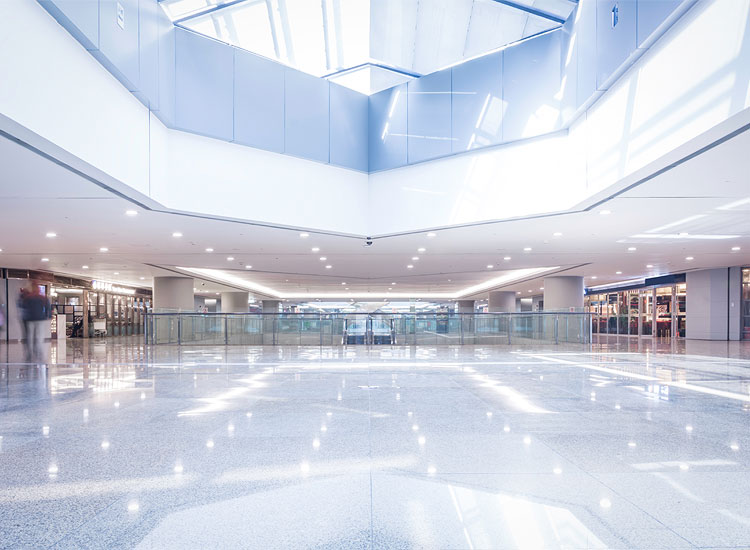 Confiança do consumidor volta a recuar 