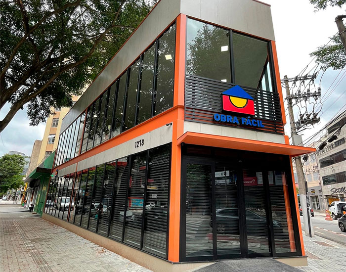 Obra Fácil comemora 20 anos com a inauguração de loja conceito em SP