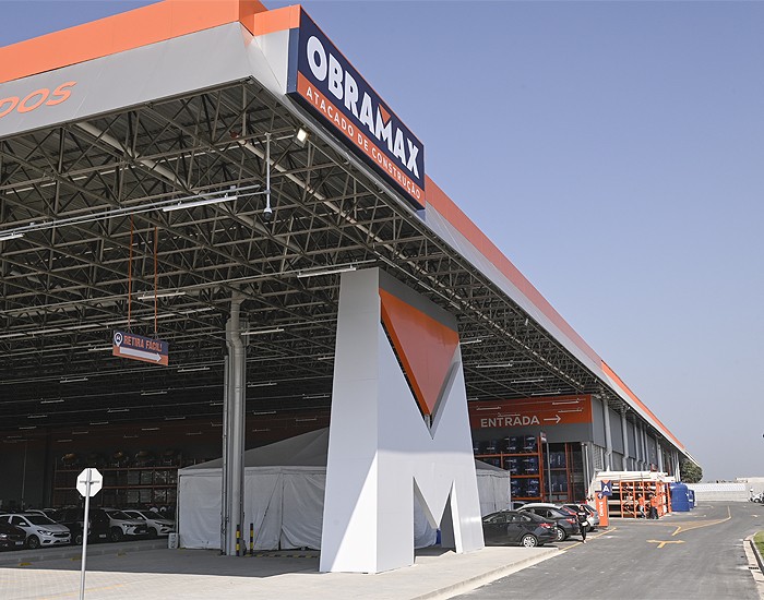 Obramax oferece capacitação no mês que celebra o Dia do Pedreiro 