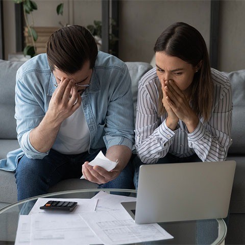 Pesquisa revela que havia 72,96 milhões de consumidores negativados em novembro