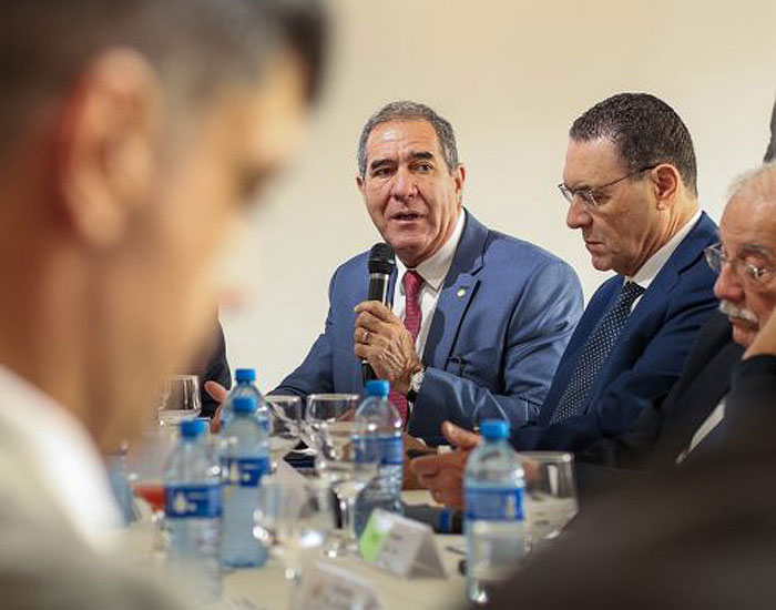 FCS e UNECS inauguram sede com reunião sobre jornada de trabalho flexível 