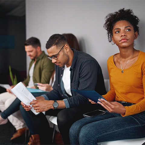 Emprego e inflação explicam variações da confiança do consumidor no Brasil