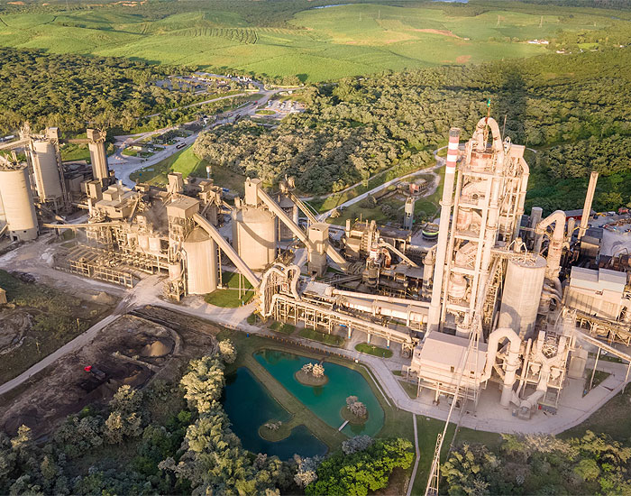 Votorantim Cimentos registrou lucro líquido de R$ 3,2 bilhões no ano passado 