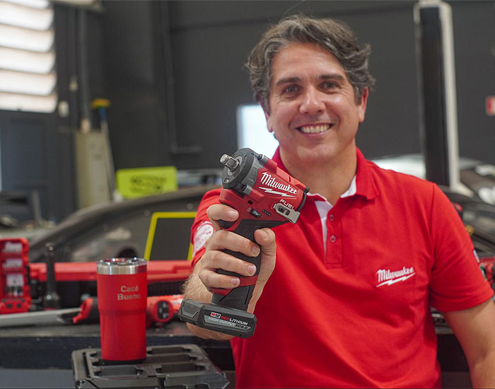Milwaukee Brasil anuncia patrocínio ao piloto Cacá Bueno na Stock Car e Nascar 